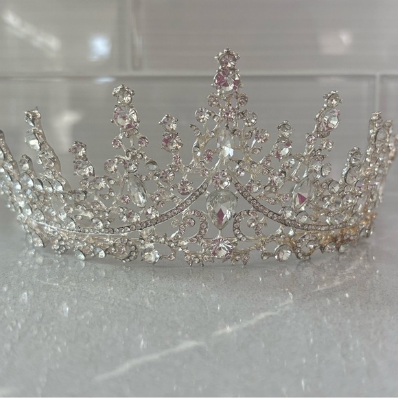 Silver Crystal Bridal Tiara Crown - Elegant Hair Accessory main image 6